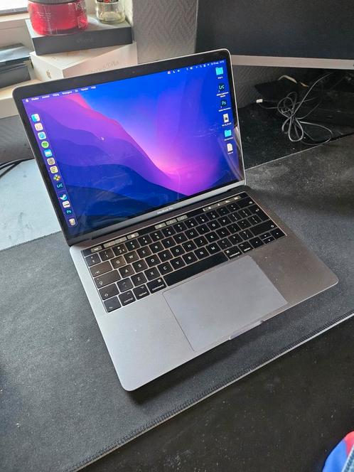 Apple Macbook Pro 2017, 13 inch, I5, 8GB RAM, 256GB