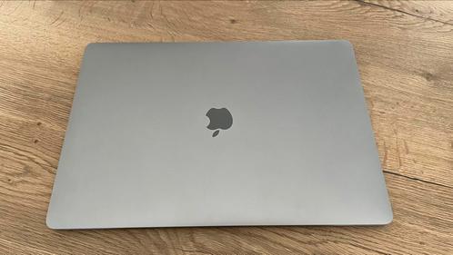 Apple MacBook Pro 2017 15,4 inch met touchbar en Magic Mouse