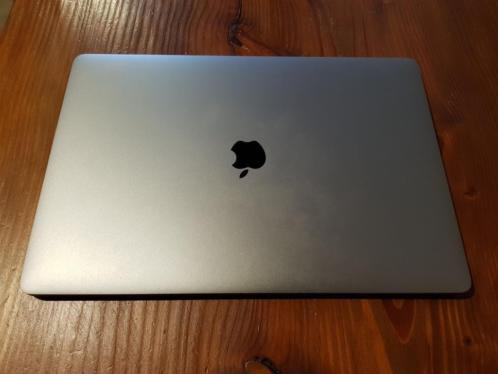 Apple MacBook Pro 2017 15,4034 i7 3.1Ghz Incl. Applecare 