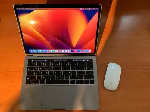 Apple MacBook Pro  2017  3.1GHz  500GB SSD  8GB