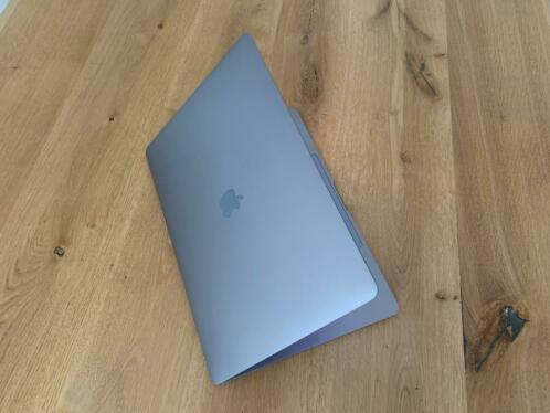 Apple MacBook Pro 2018 15,4034 i7 2,2 GHz, 256GB (Qwerty)