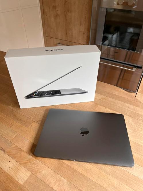 Apple MacBook Pro 2018  Touchbar (13 inch, spacegrey)