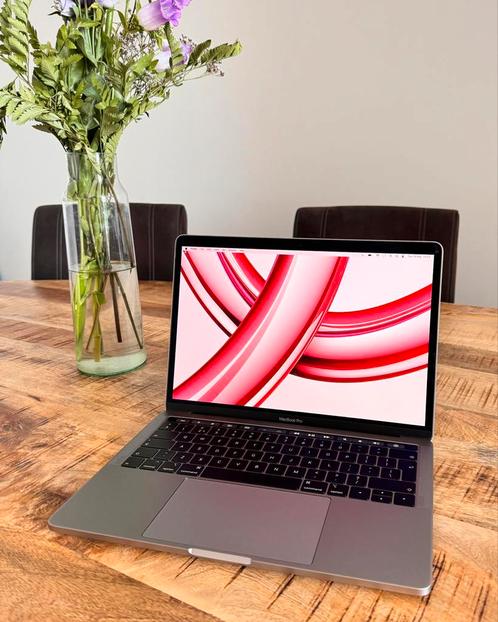 Apple Macbook Pro 2019 13 inch met touch bar