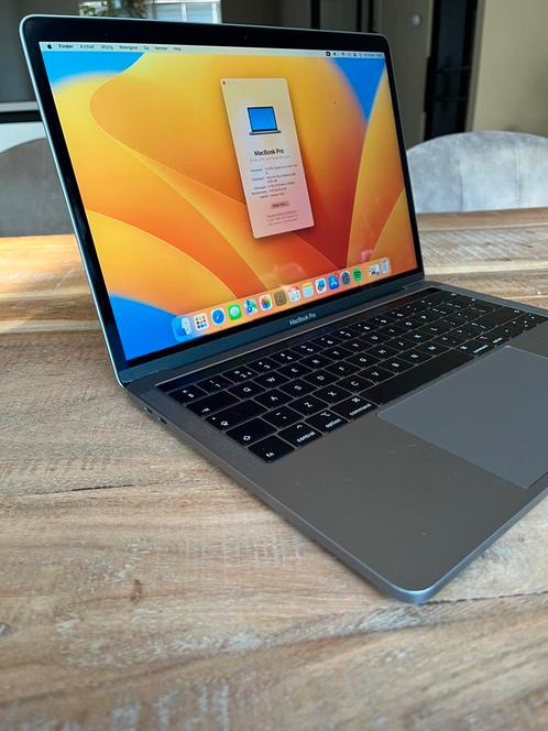 Apple MacBook Pro 2019, touchbar