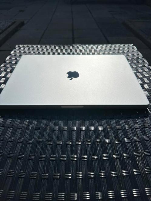 Apple Macbook Pro 2021. 16 Inch, 16 GB RAM. 1 TB SSD.