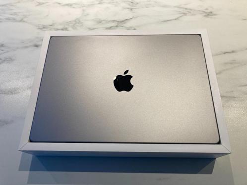 Apple Macbook Pro M1 14quot (2022)  32GB  1TB SSD  8 cores