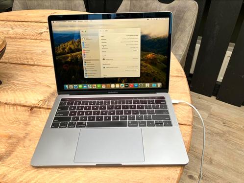 Apple MacBook Pro quotCore i7quot 2.7 16GB 13quot Touch Bar