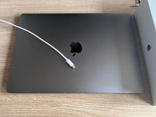 Apple MacBook Pro SpaceGrey 13 2020 - 256gb - 124 cycli