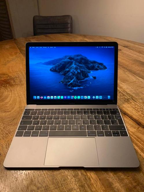 Apple macbook Retina 12 inch 2017 model