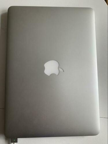 Apple MacBook Retina late 2013 256 SSD  8GB RAM  550,