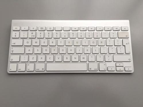 Apple Magic Keyboard amp LMP Numpad (Bluetooth)