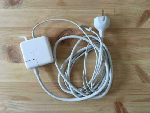 Apple MagSafe 2 power adapter