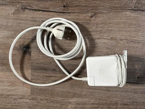 Apple MagSafe power adapter 85w MacBook Pro