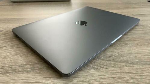 Apple MakBook Pro 13 inch Touchbar 2017