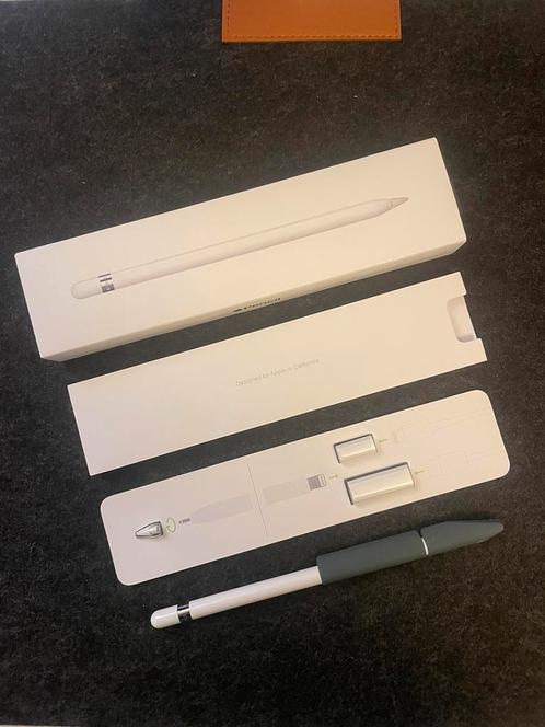 Apple Pencil USB-C 1e generatie (2022) met grip. Z.G.A.N.