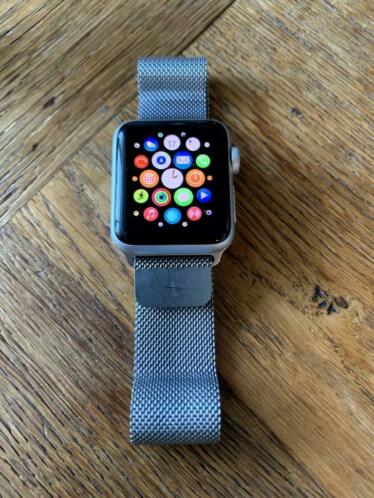 Apple Watch 3 serie - 38 mm - Aluminium