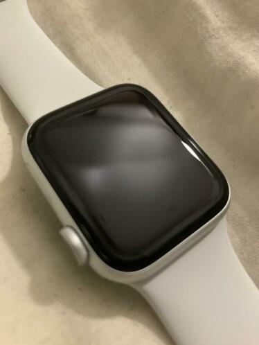 Apple watch 4 (40mm) wit