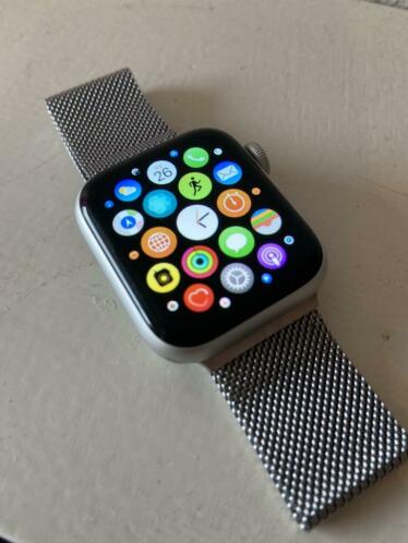 Apple Watch 4 silver - 40 mm