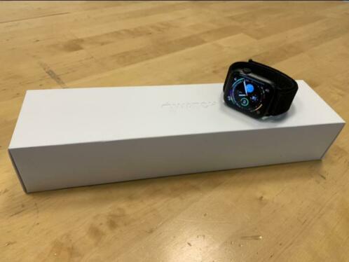 Apple Watch 4 space grey 44mm nieuw met bon