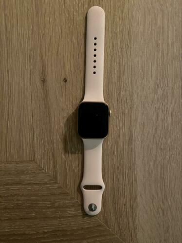Apple Watch 6 series rosgoud 44 mm.