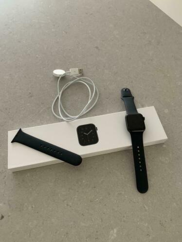 Apple watch SE bandje 2x gedragen