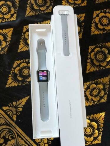 Apple watch series 3 38mm zgan