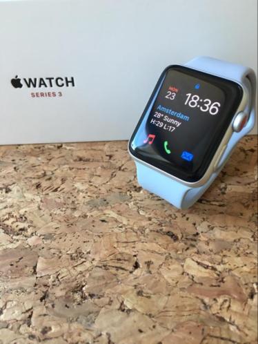 Apple Watch Series 3 Smartwatch Cellular 42mm Zilverkleuri