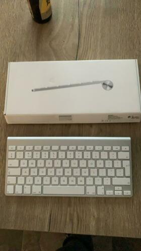 Apple wireless keyboard mc184nb