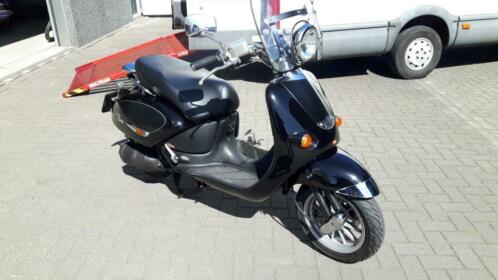 Aprilia 125 motor scooter 010 nw staat koopje 995, euro