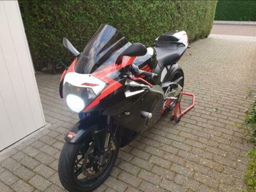 Aprilia 2003 rsv 1000 vele extras 