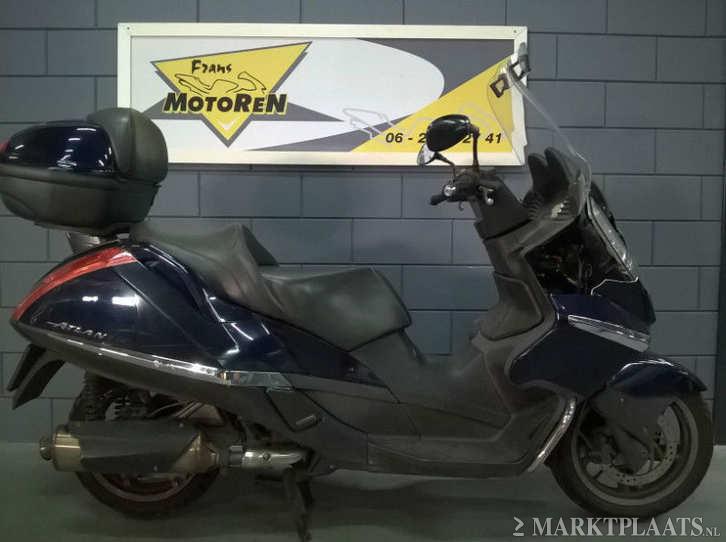 Aprilia atlantic 500 bj 2003 diefstal schade