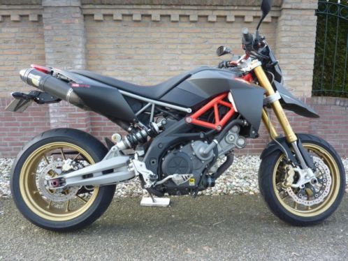 Aprilia Dorsoduro 750 Factory 2011