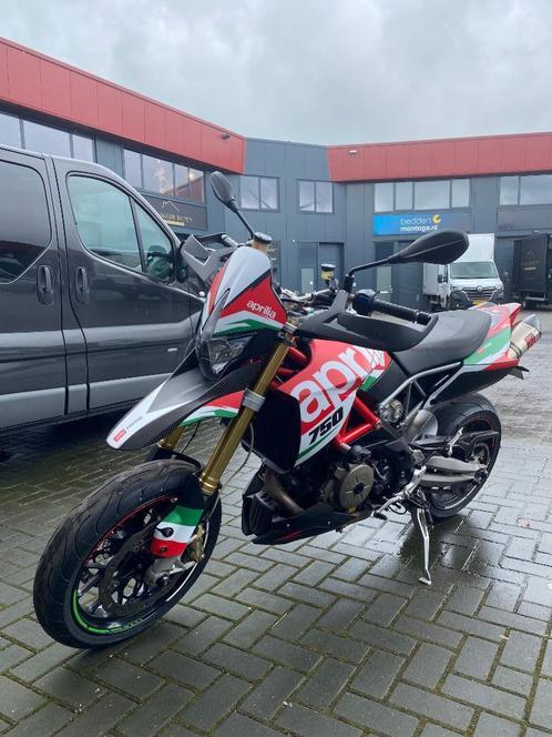 Aprilia Dorsoduro 750 Factory