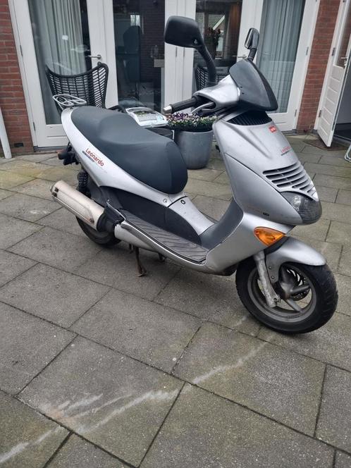 Aprilia leonardo 150 motorscooter