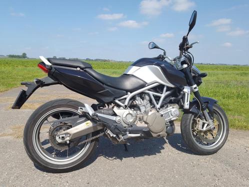 Aprilia mana 850