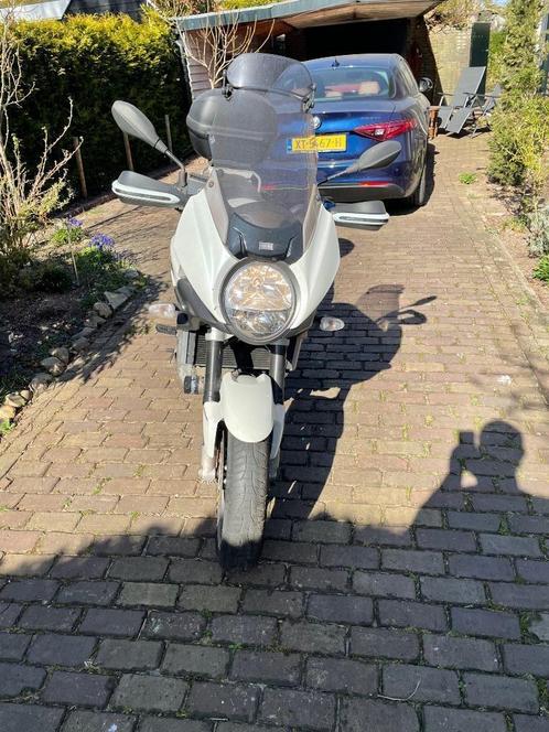 Aprilia Mana 850 ABS    wit van kleur