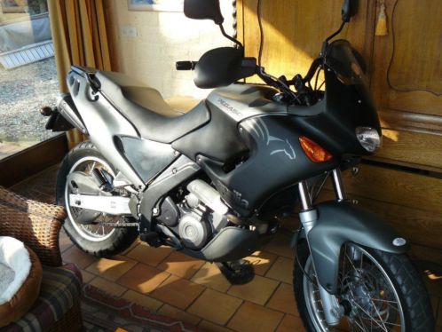 APRILIA PEGASO 650 - 2006 - 9.500 km - 