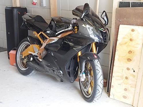 Aprilia RSV 1000 Factory RSV1000R RSV1000