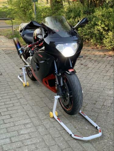 Aprilia rsv 1000 mille. zeer nette motor v-twin monster 