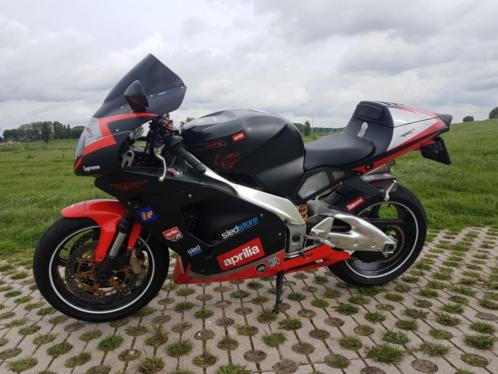 Aprilia Rsv 1000 nieuwe kettingset en achterband