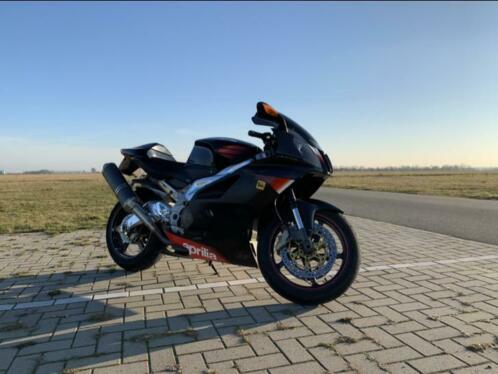 Aprilia RSV 1000 R