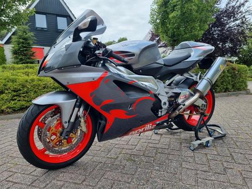 Aprilia rsv 1000 R