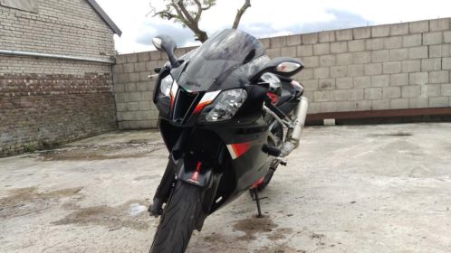 Aprilia RSV 1000 Super nette motor en goed onderhouden 