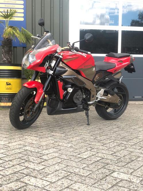 Aprilia RSV 1000 Tuono