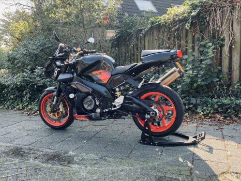 Aprilia RSV 1000 Tuono (bj 2004)