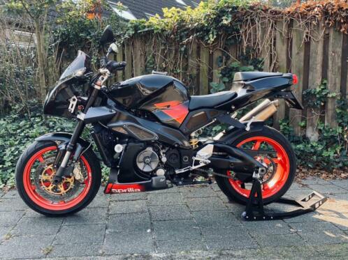 Aprilia RSV 1000 Tuono (bj 2004)