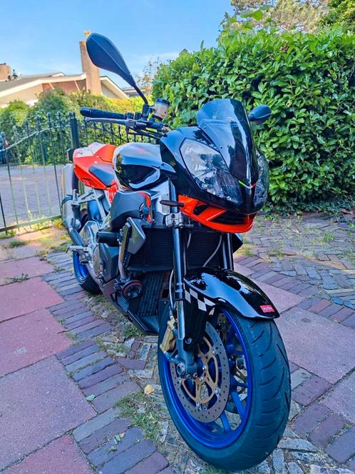 Aprilia RSV 1000 Tuono R