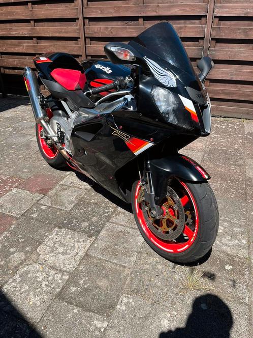 aprilia RSV 1000R