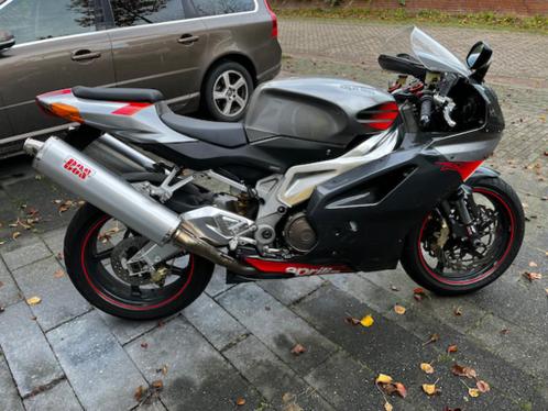 Aprilia RSV 1000R