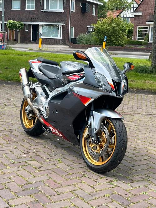 APRILIA RSV 1000R NIEUWSTAAT